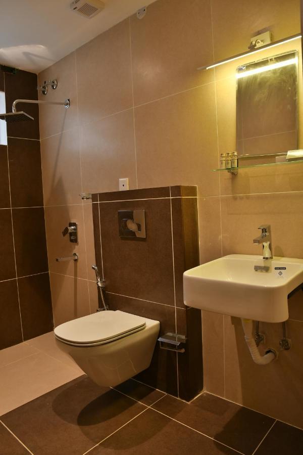 Mirth Hotels And Resorts Kanthalloor ภายนอก รูปภาพ